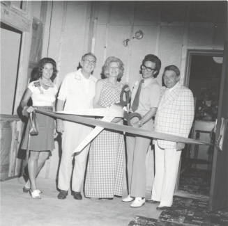 Opening A New 'Old Place' - Tempe Daily News - September 15, 1977