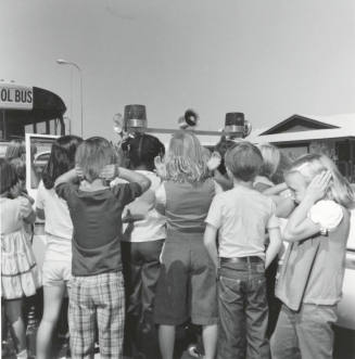 Making Friends - Tempe Daily News - September 23, 1977 - (1 of 3)