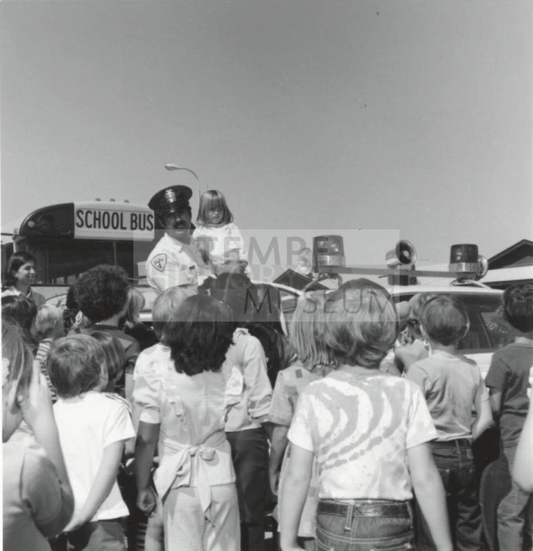Making Friends - Tempe Daily News - September 23, 1977 - (2 of 3)