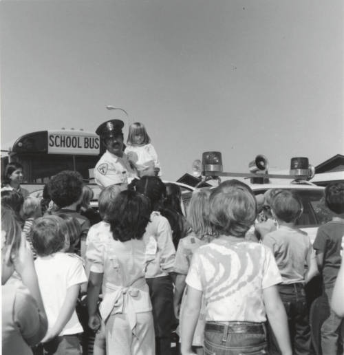 Making Friends - Tempe Daily News - September 23, 1977 - (2 of 3)