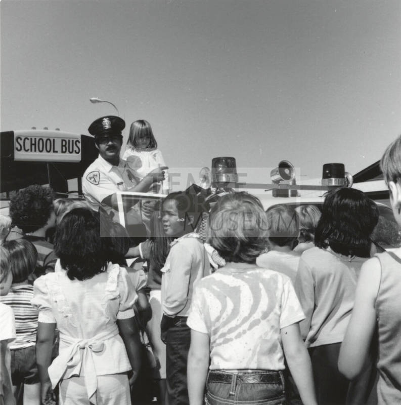 Making Friends - Tempe Daily News - September 23, 1977 - (3 of 3)