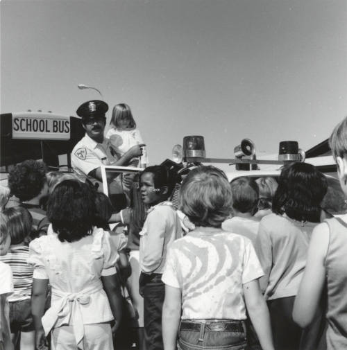 Making Friends - Tempe Daily News - September 23, 1977 - (3 of 3)
