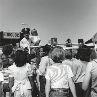 Making Friends - Tempe Daily News - September 23, 1977 - (3 of 3)