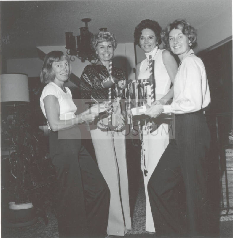 Kickoff Time - Tempe Daily News - September 21, 1977