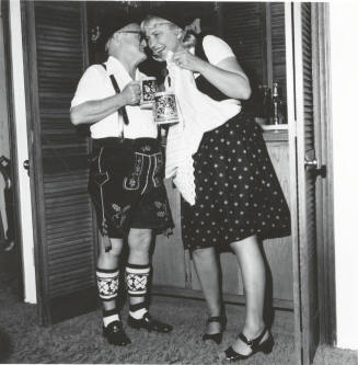 Dot's Some Joke, Papa! (Oktoberfest) - Tempe Daily News - September 27, 1977 - (2 of 2)