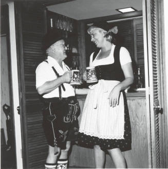 Dot's Some Joke, Papa! (Oktoberfest) - Tempe Daily News - September 27, 1977 - (1 of 2)