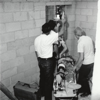 Construction Worker Hurt. -  Tempe Daily News, September 29 1977