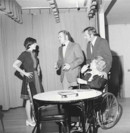 Making Debut. - Tempe Daily News, October 10 1977