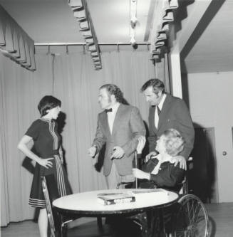 Making Debut. - Tempe Daily News, October 10 1977