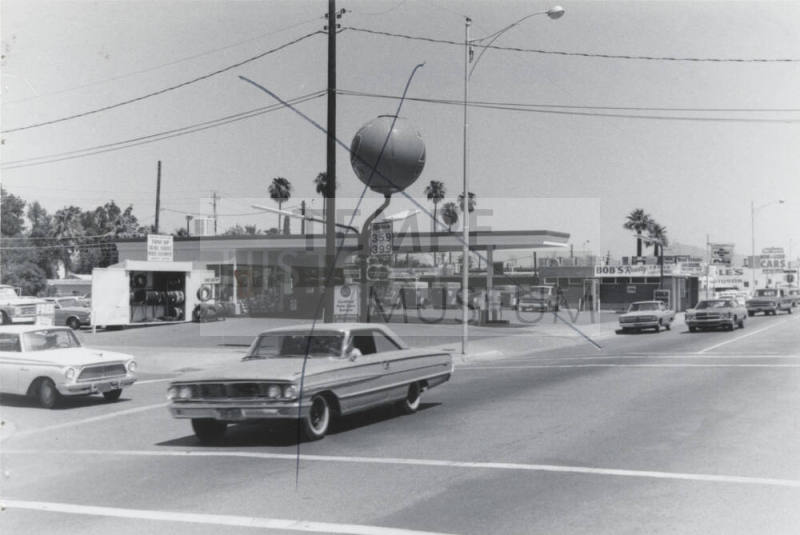 76 Union Gasoline Station - 830 South Mill Avenue, Tempe, Arizona