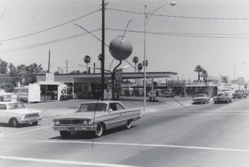 76 Union Gasoline Station - 830 South Mill Avenue, Tempe, Arizona