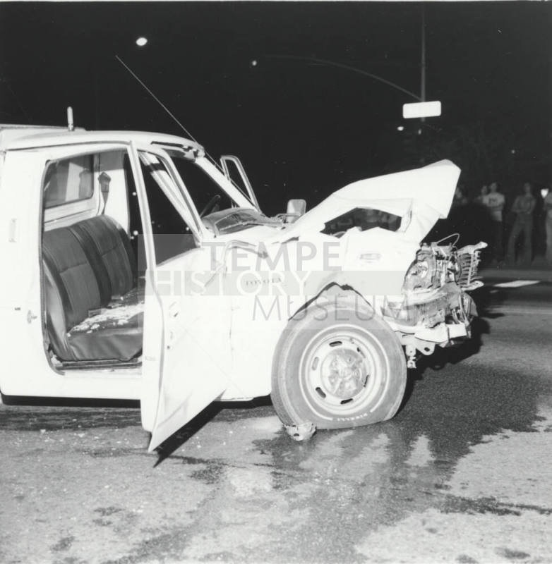 Trapped. - Tempe Daily News, October 6 1977