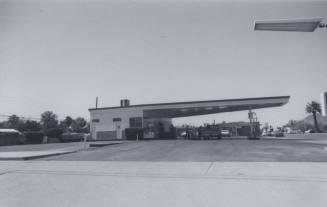 76 Union Gasoline Station - 830 South Mill Avenue, Tempe, Arizona