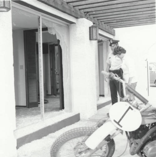 Smashing Entrance - Tempe Daily News,  October 5, 1977