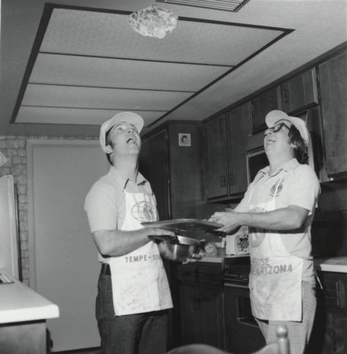 UFO On The Loose - Tempe Daily News,         October 13, 1977