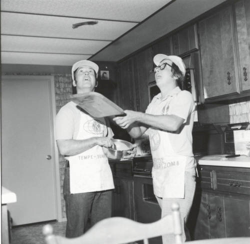 UFO On The Loose - Tempe Daily News,         October 13, 1977