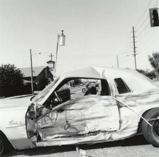 Red Light Crash - Tempe Daily  News,                Ocober 15,1977