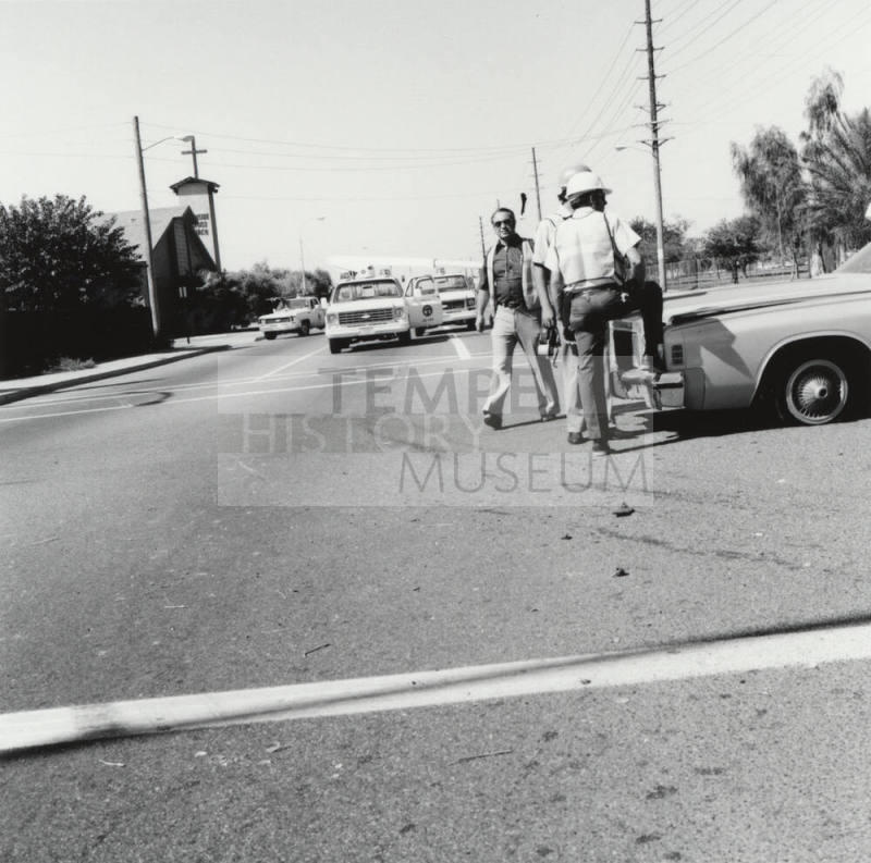 Red Light Crash - Tempe Daily  News,                Ocober 15,1977