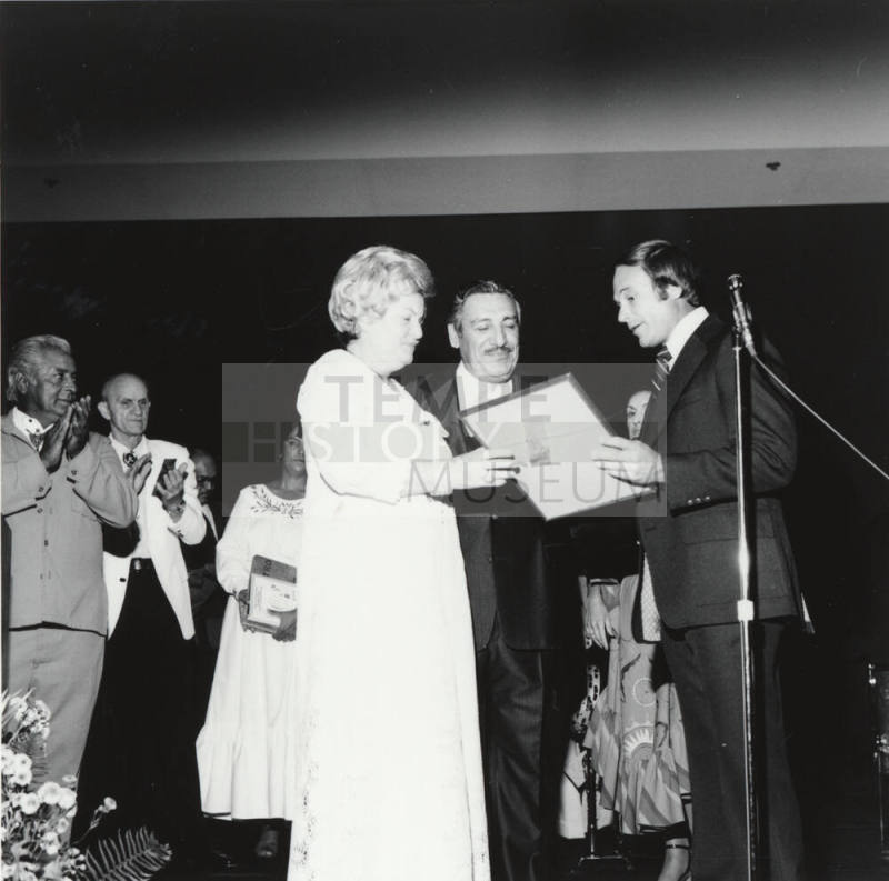 Award Ceremony - Governor Raul Castro