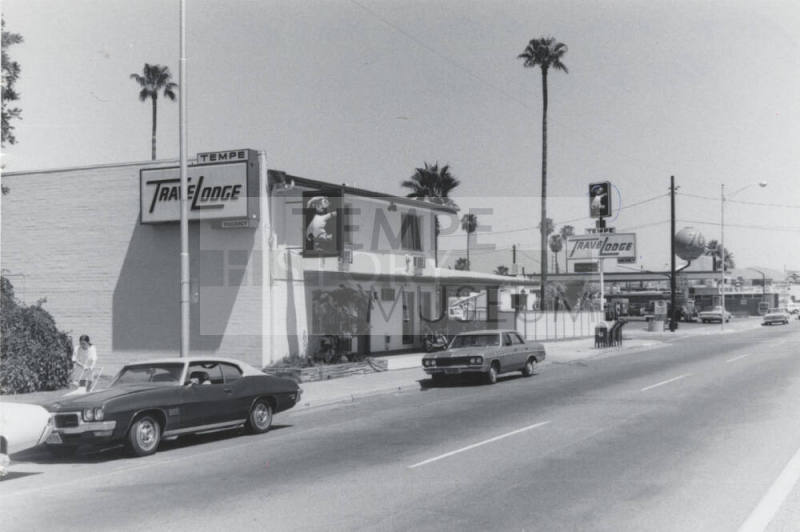 Travel Lodge - 902 South Mill Avenue, Tempe, Arizona