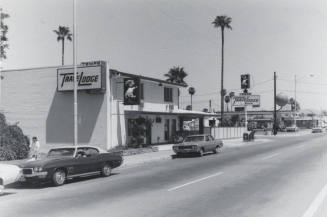 Travel Lodge - 902 South Mill Avenue, Tempe, Arizona