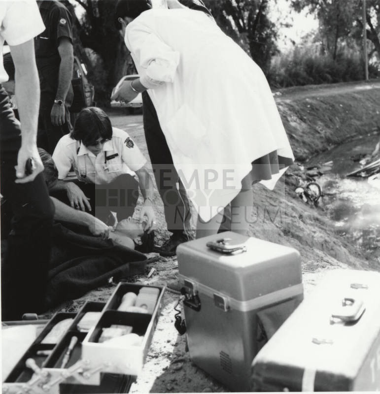 Daredevil Injured. - Tempe Daily News, October 18 1977