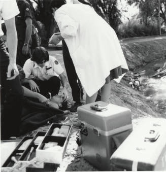 Daredevil Injured. - Tempe Daily News, October 18 1977
