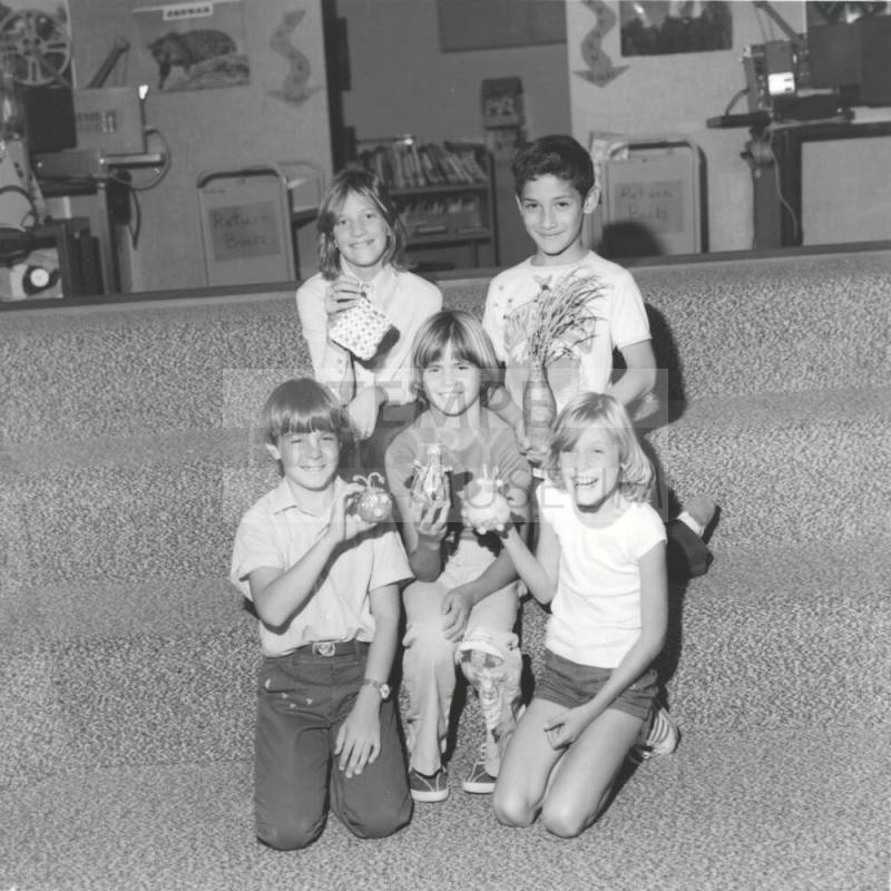 Wares For a Carnival. - Tempe Daily News, October 25 1977