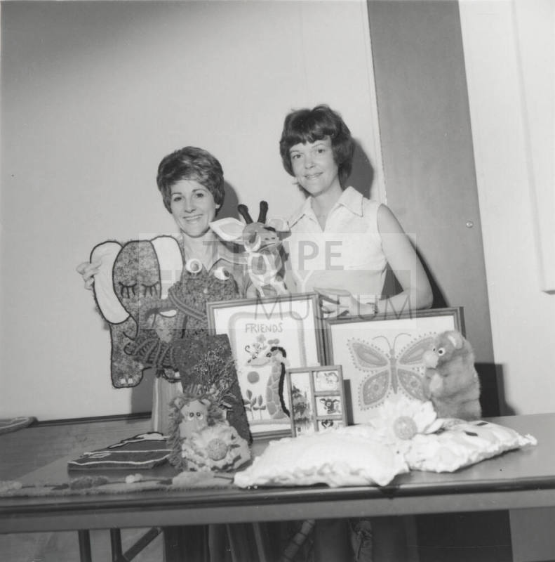 Crafts. - October 1977