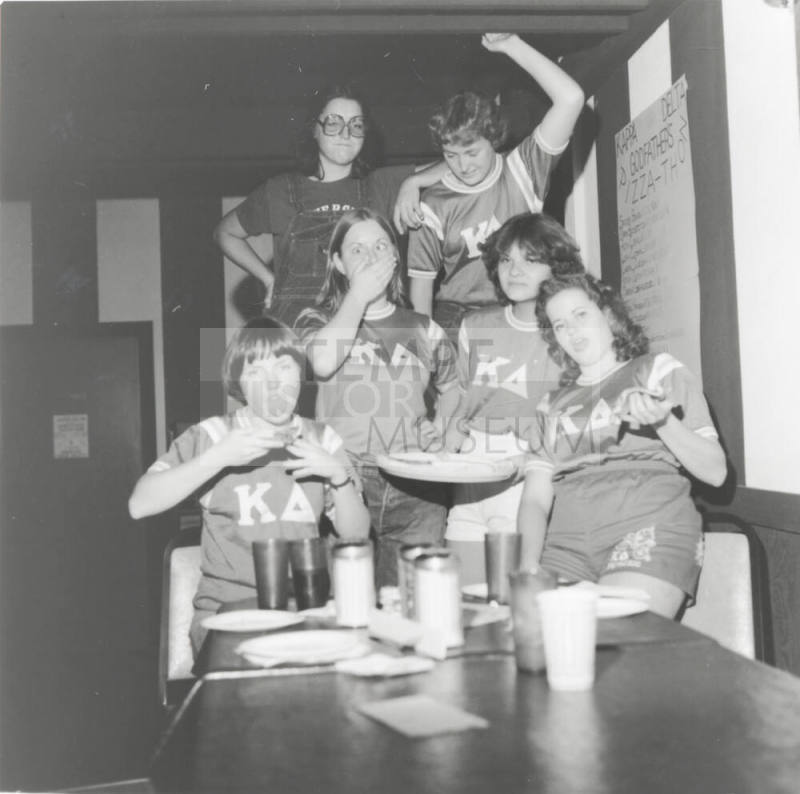 "Too Much Can Be Sickening" - Tempe Daily News - November 8, 1977 - (2 of 2)