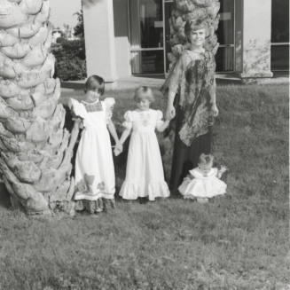 Fashions For Ladies - Tempe Daily News - November 12, 1977 - (2 of 2)
