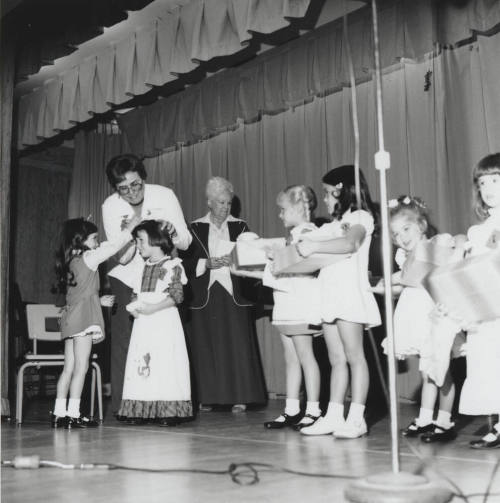 Big Win for Little Girl. - Tempe Daily News, - November 15 1977