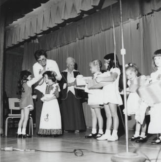 Big Win for Little Girl. - Tempe Daily News, - November 15 1977