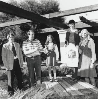 On The Dotted Line. - Tempe Daily News, November 17 1977