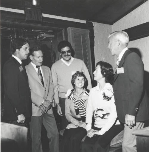Getting A Good Word In. - Tempe Daily News, November 14 1977