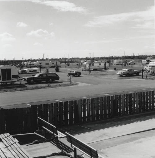 Travelers Paradise. - Tempe Daily News, November 10 1977