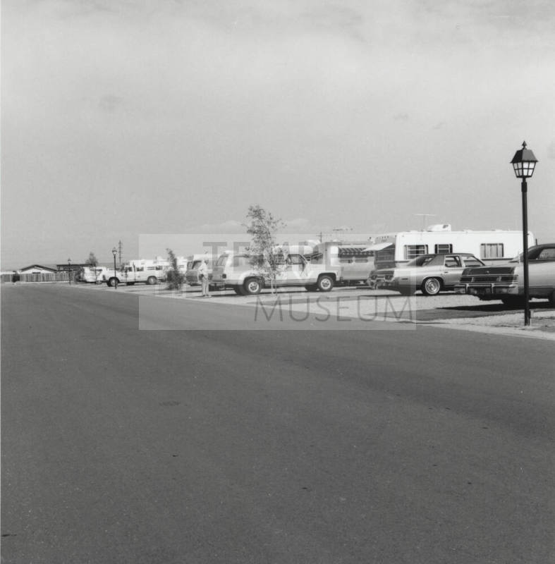Travelers Paradise. - Tempe Daily News, November 10 1977