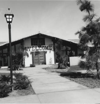 The Welcome Mat Is Out. - Tempe Daily News, November 10 1977