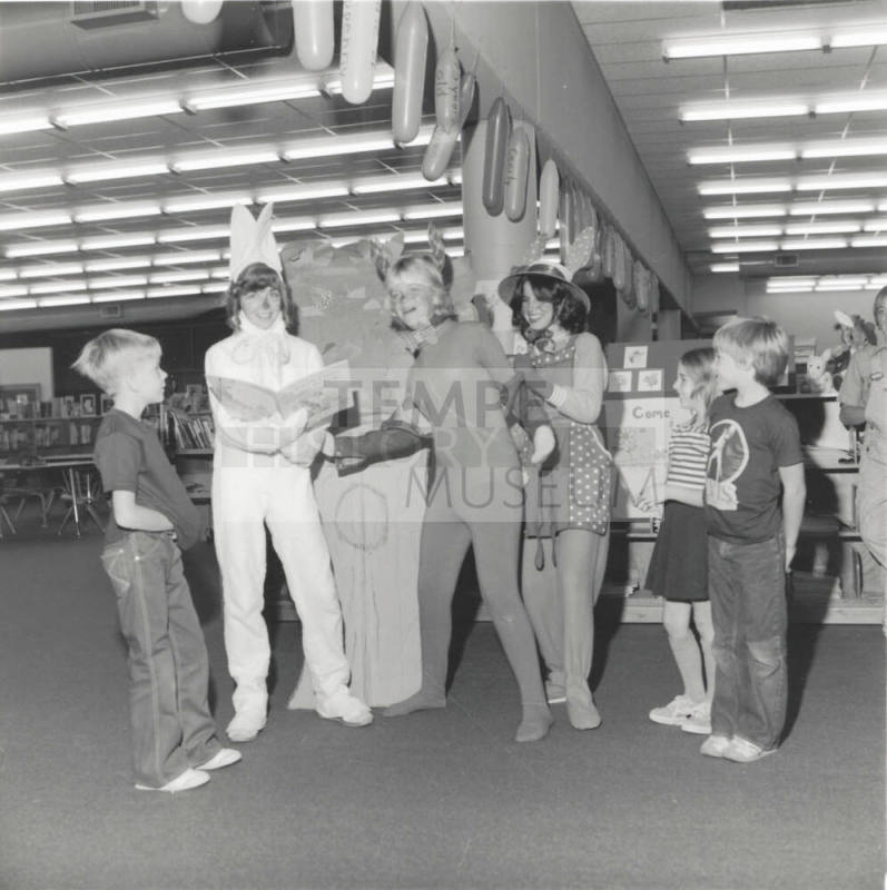 Bringing Books To Life, Tempe Daily News, November 18, 1977