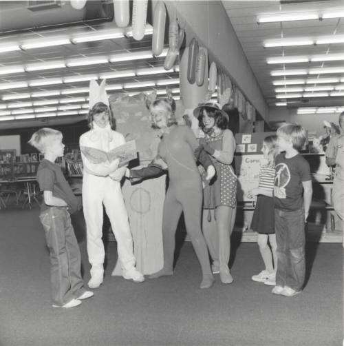 Bringing Books To Life, Tempe Daily News, November 18, 1977