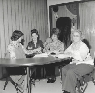 Never Too Late To Learn - Tempe Daily News - November 18, 1977 - (2 of 2)