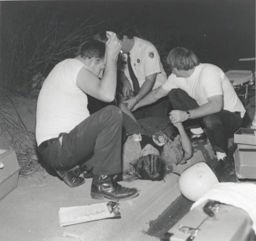 Comforting Hand, Tempe Daily News, Nov 30 1977