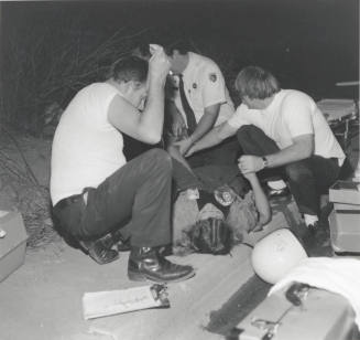 Comforting Hand, Tempe Daily News, Nov 30 1977