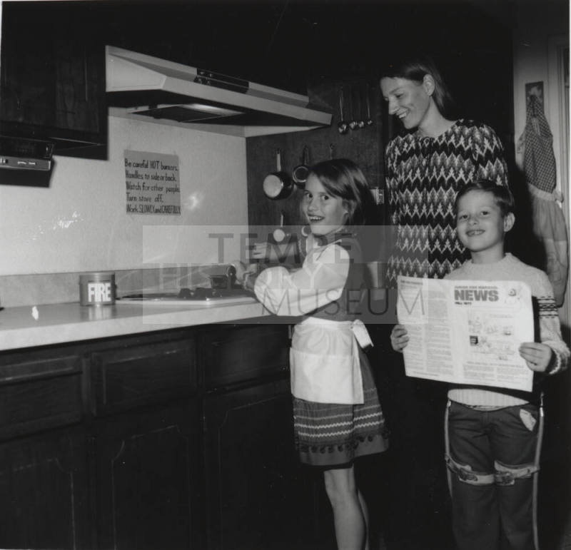 Cooking up A Safety. - Tempe Daily News, December 2 1977