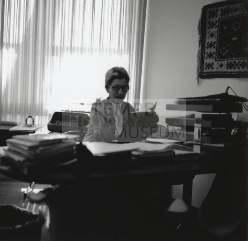 Work Goes On. - Tempe Daily News, December 7 1977
