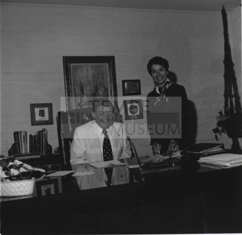 Inside the Office. - November 1977