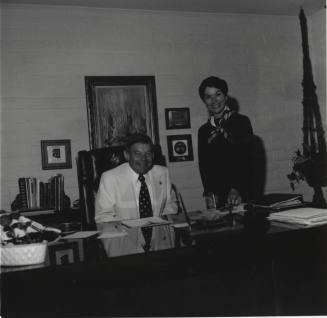 Inside the Office. - November 1977