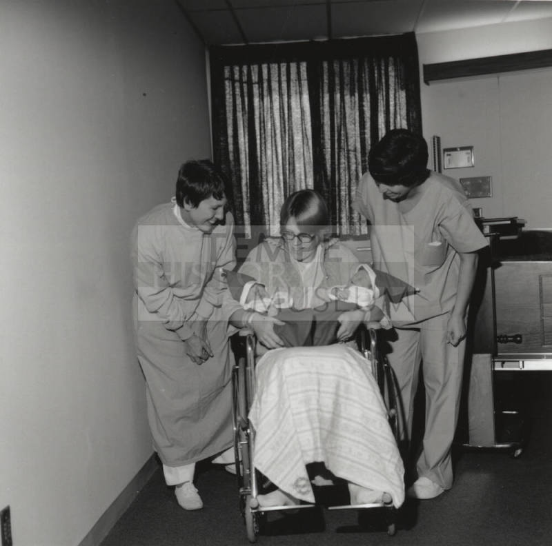 Double Stocking Full. - Tempe Daily News, Cember 7 1977