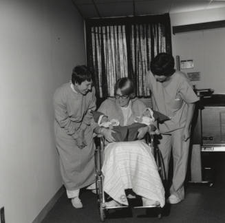 Double Stocking Full. - Tempe Daily News, Cember 7 1977
