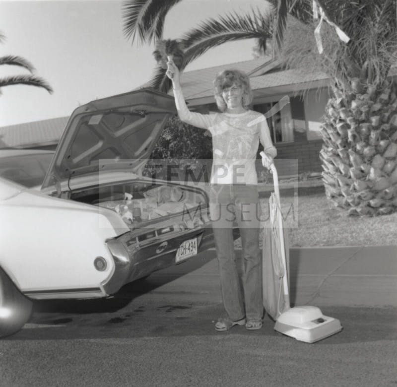 One OF The Mop Squad. - Tempe Daily News, December 5 1977